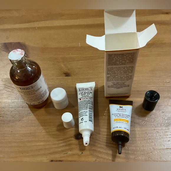 Kiehl’s:Trio/set of 3 lip balm hue58B , calendula toner, and wrinkle reducer. - Picture 4 of 4